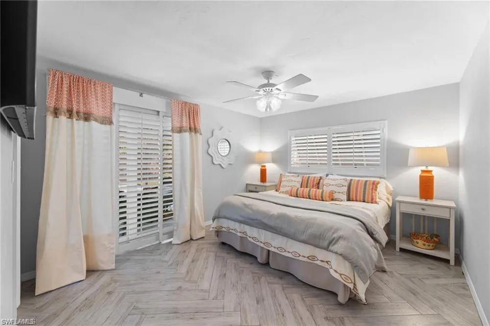 2467 Pine Woods Circle #3 Naples, FL 34105