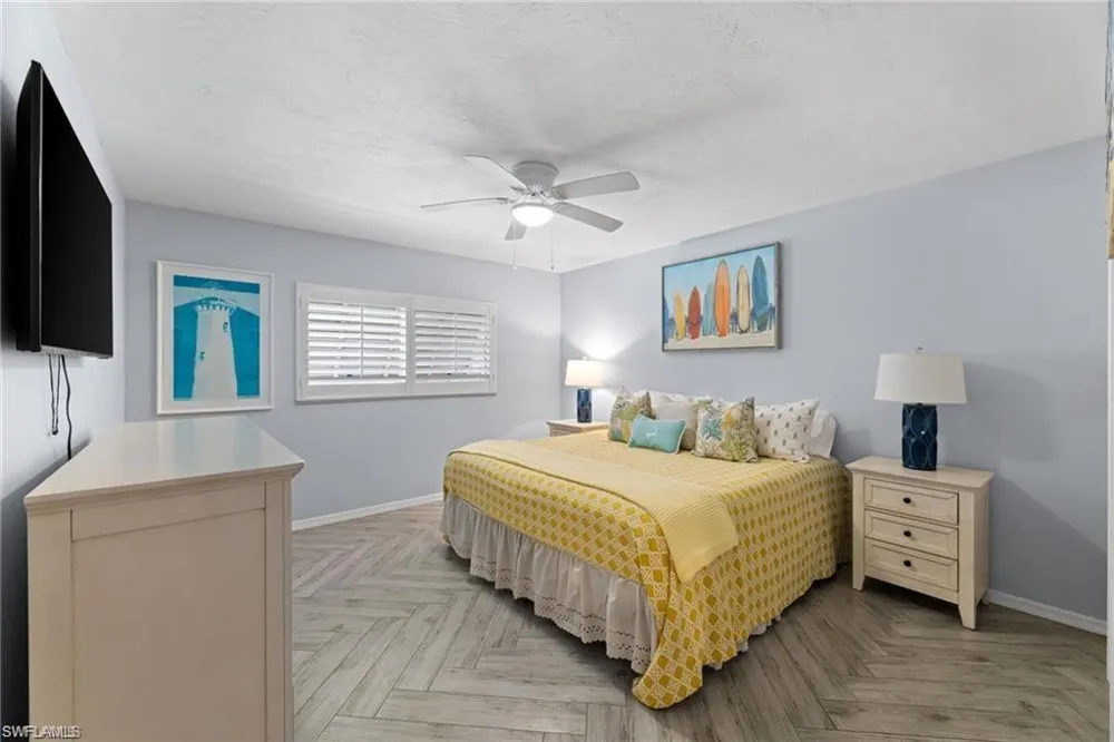 2467 Pine Woods Circle #3 Naples, FL 34105