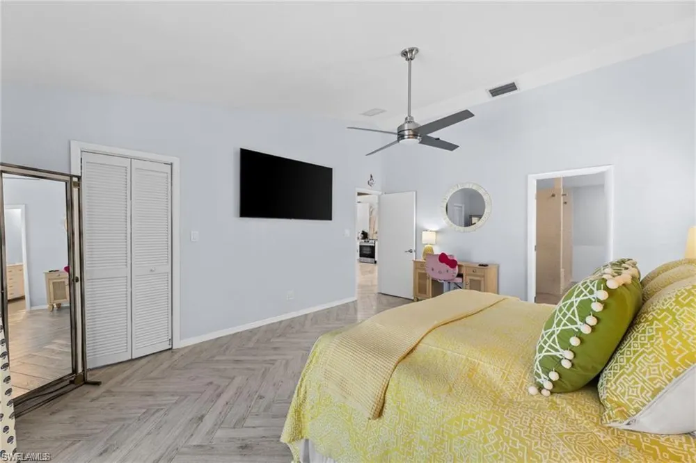 2467 Pine Woods Circle #3 Naples, FL 34105