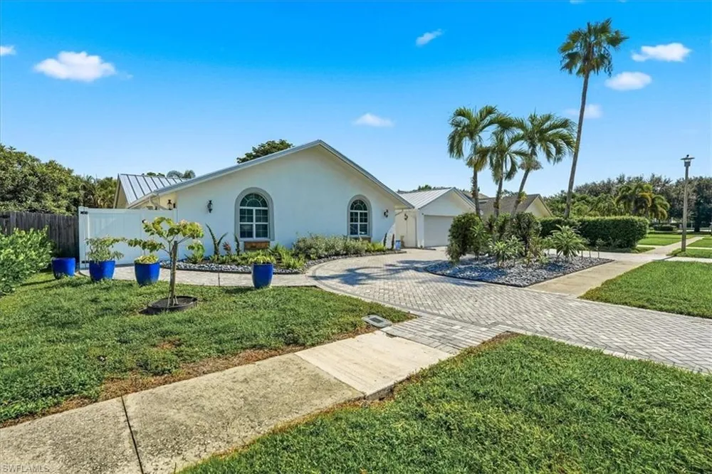 2467 Pine Woods Circle #3 Naples, FL 34105