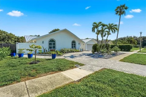 2467 Pine Woods Circle #3