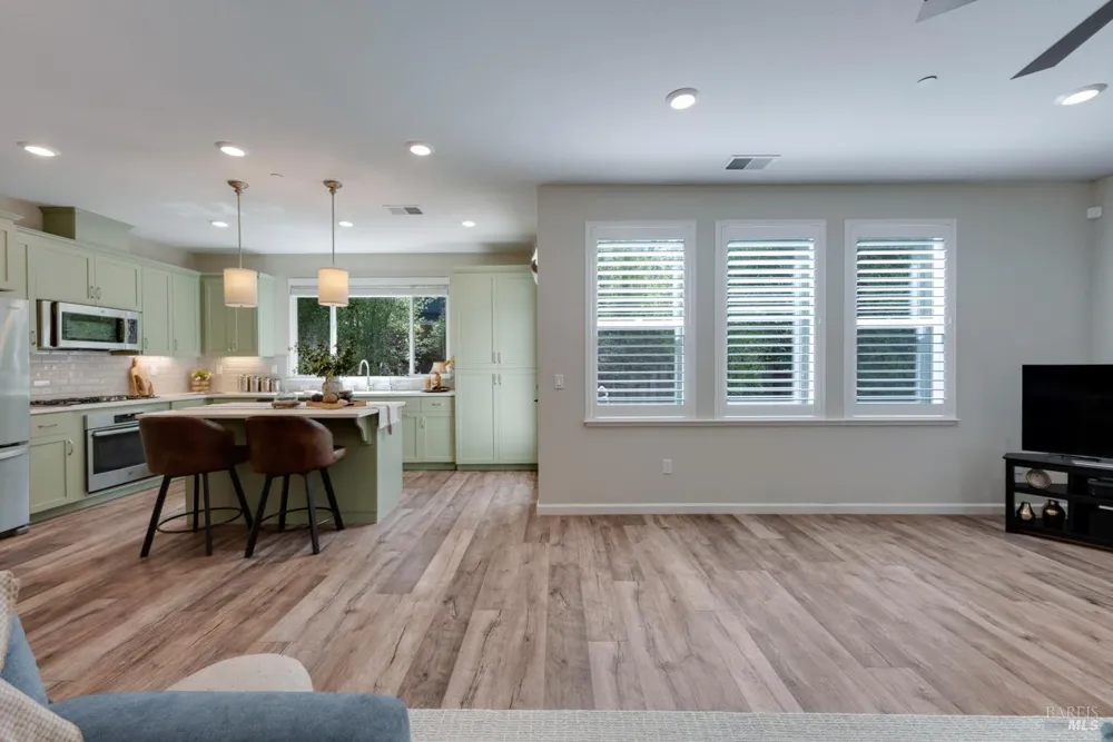 1653 Wildflower Way Rohnert Park, CA 94928