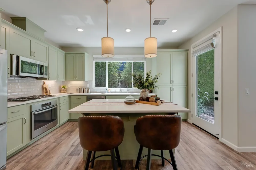 1653 Wildflower Way Rohnert Park, CA 94928