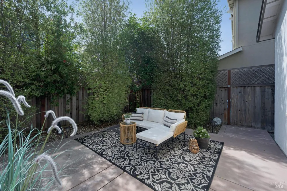 1653 Wildflower Way Rohnert Park, CA 94928