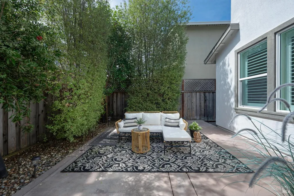 1653 Wildflower Way Rohnert Park, CA 94928