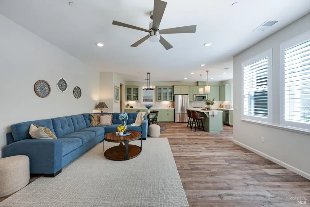 1653 Wildflower Way Rohnert Park, CA 94928