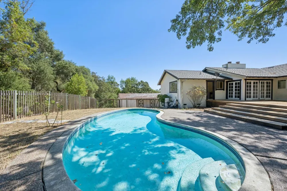 18943 Spring Drive Sonoma, CA 95476