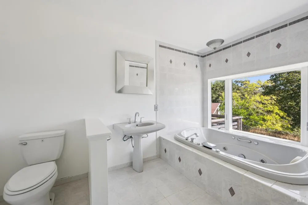 18943 Spring Drive Sonoma, CA 95476