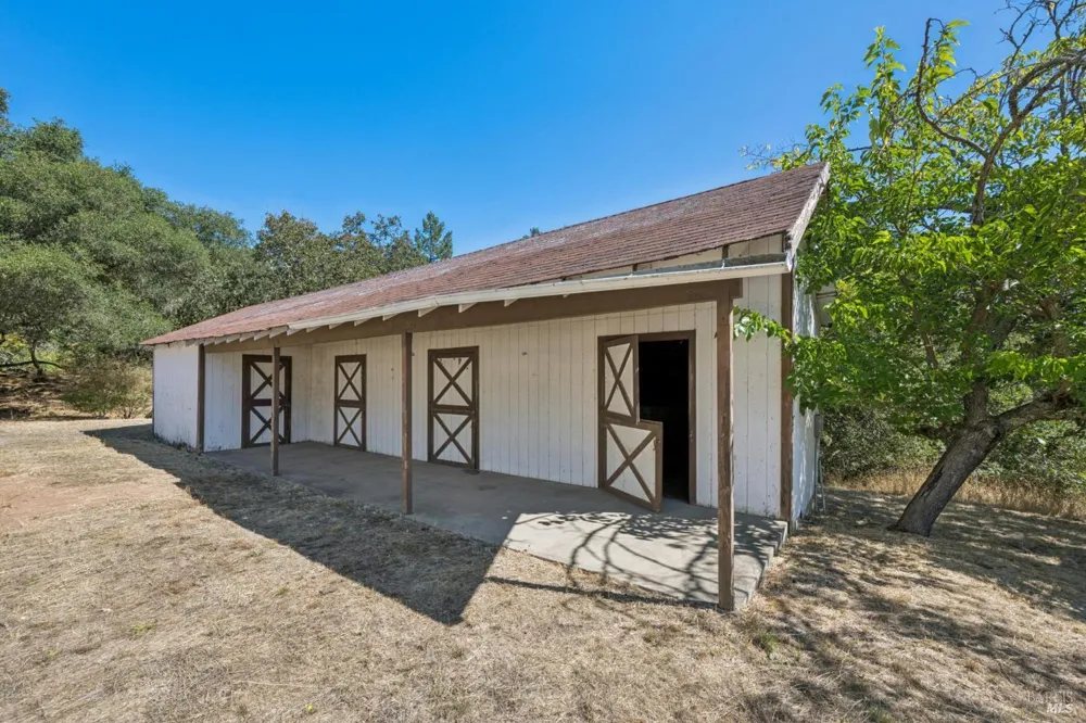 18943 Spring Drive Sonoma, CA 95476
