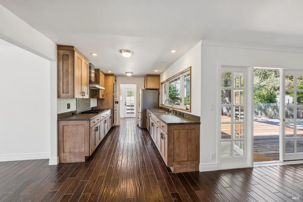 18943 Spring Drive Sonoma, CA 95476