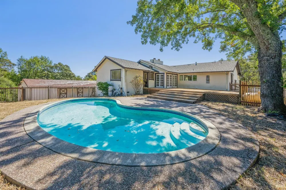 18943 Spring Drive Sonoma, CA 95476