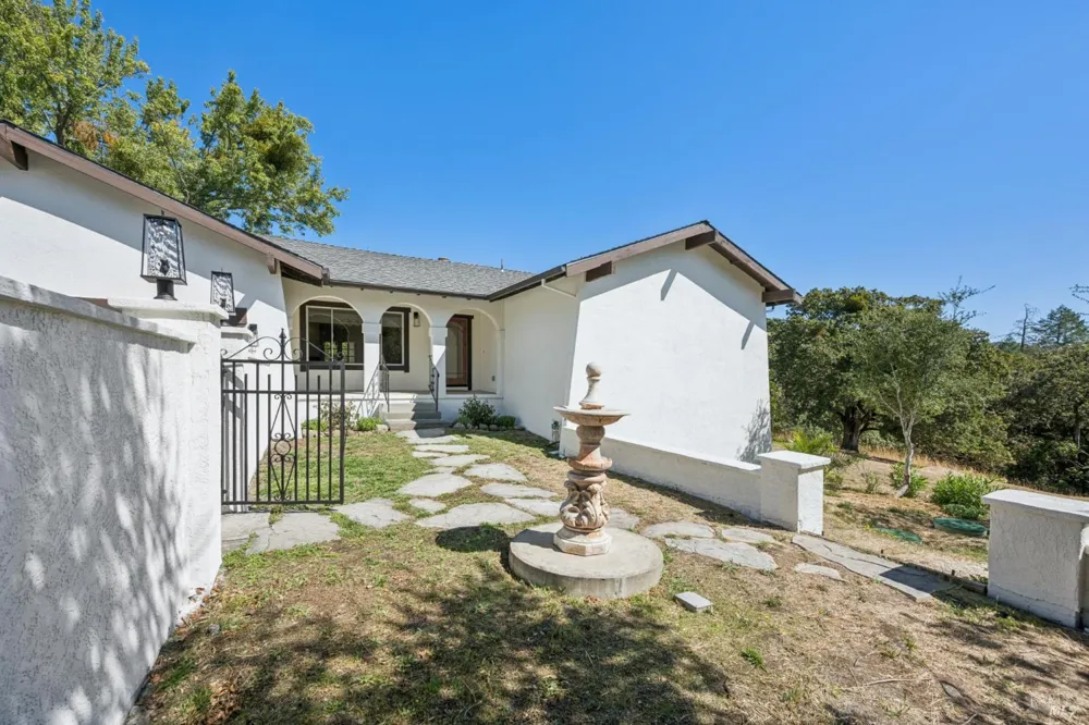 18943 Spring Drive Sonoma, CA 95476