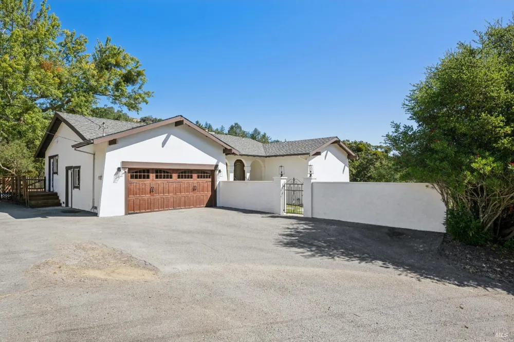 18943 Spring Drive Sonoma, CA 95476