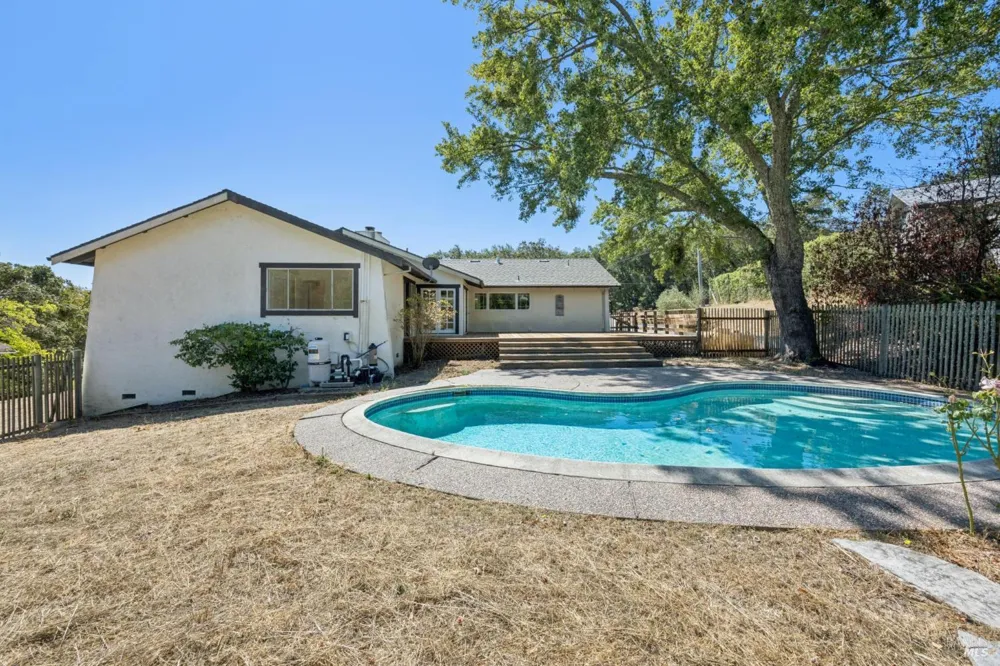18943 Spring Drive Sonoma, CA 95476