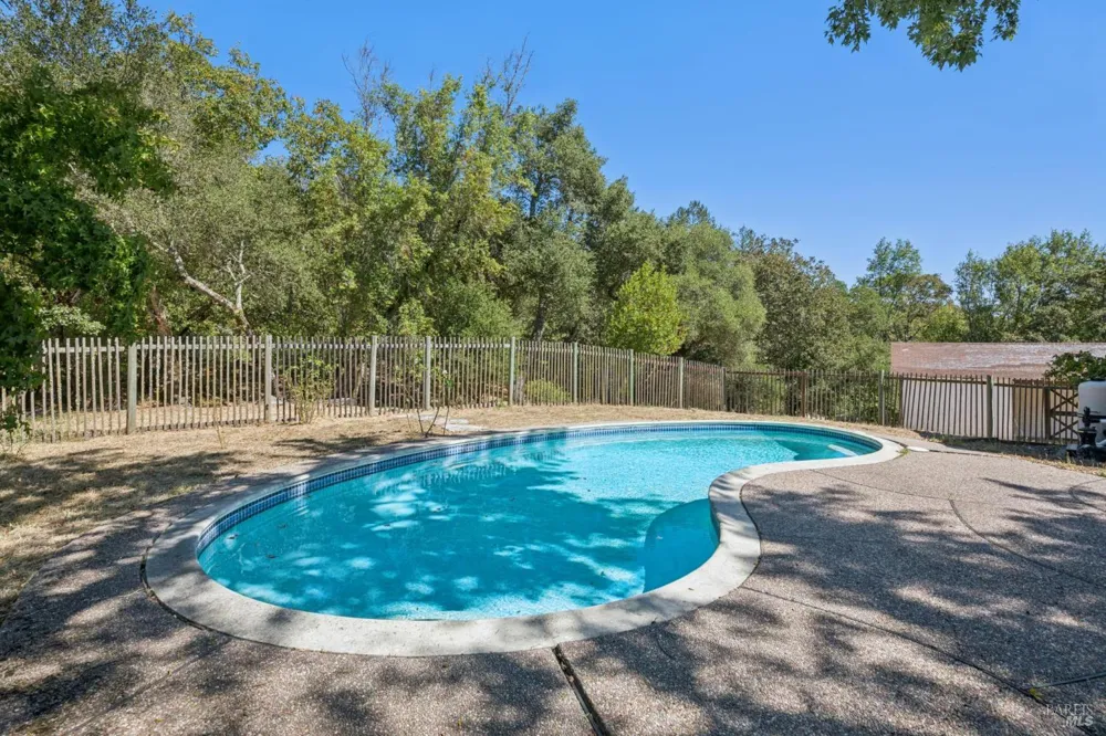 18943 Spring Drive Sonoma, CA 95476