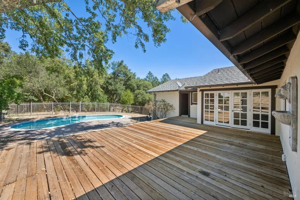 18943 Spring Drive Sonoma, CA 95476