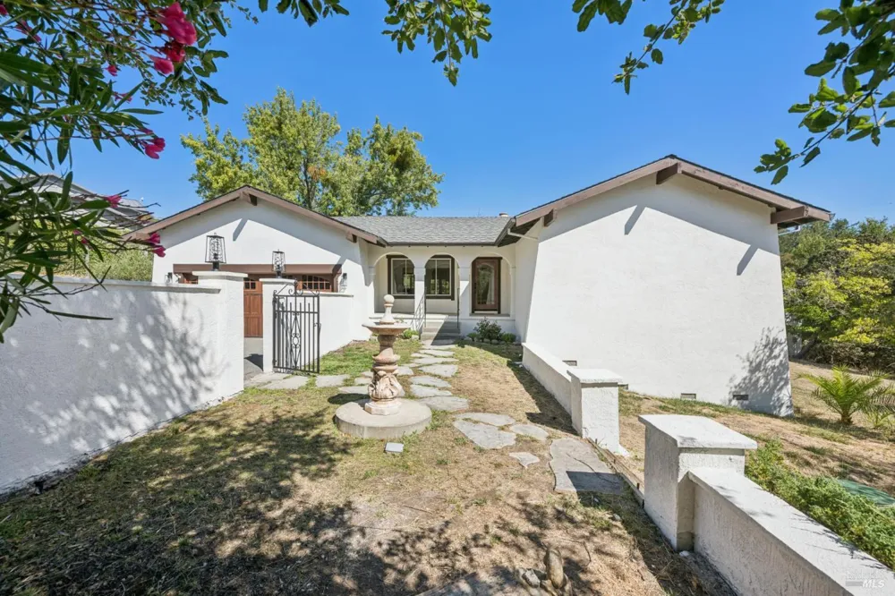 18943 Spring Drive Sonoma, CA 95476