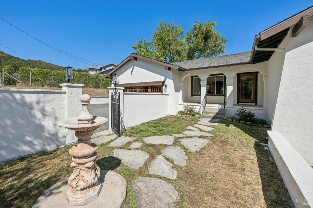 18943 Spring Drive Sonoma, CA 95476