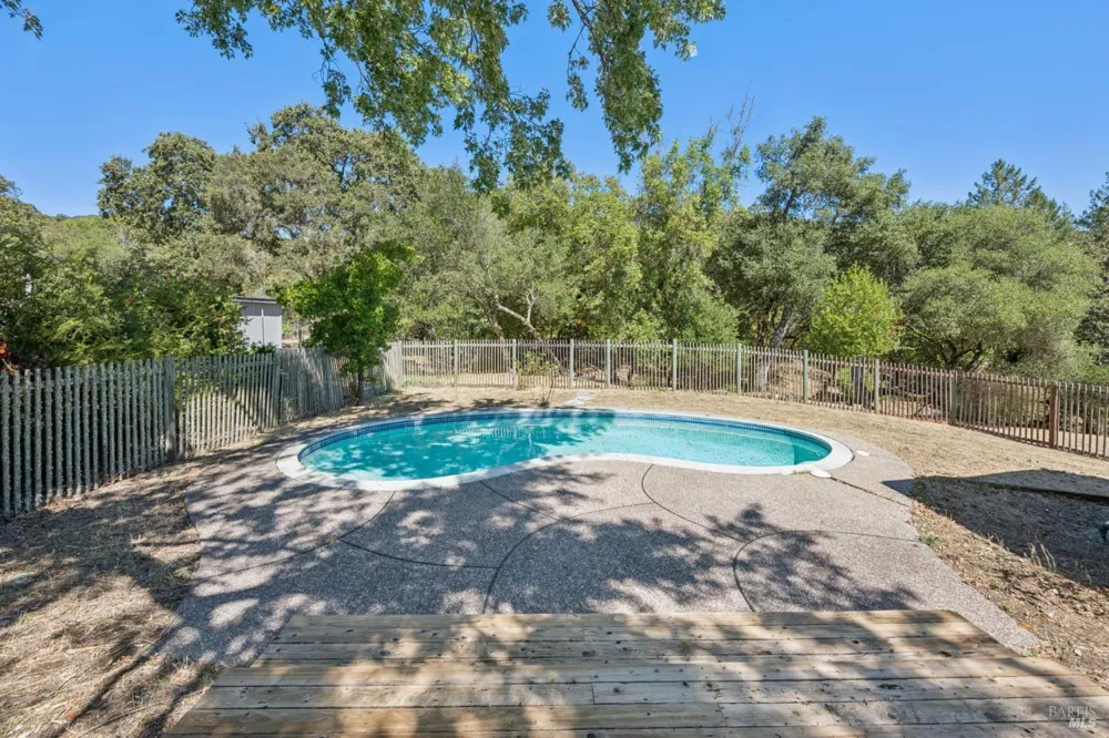 18943 Spring Drive Sonoma, CA 95476