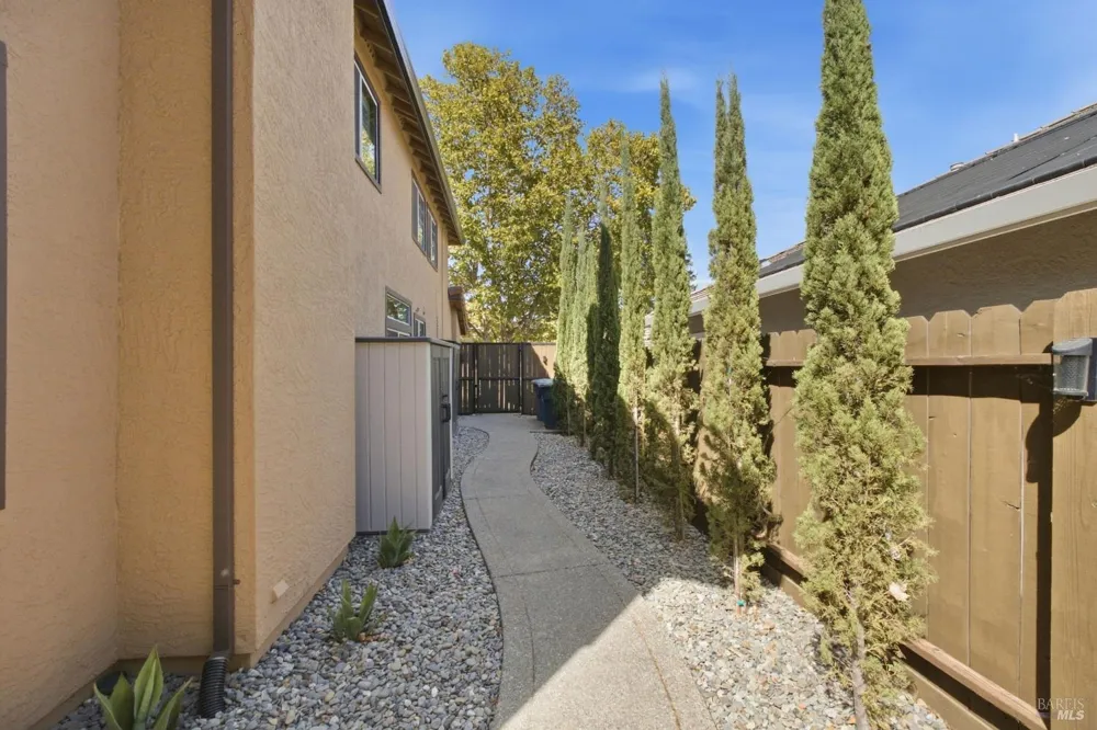512 Canyon Oak Drive Vacaville, CA 95688