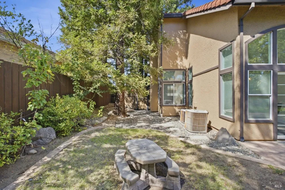 512 Canyon Oak Drive Vacaville, CA 95688