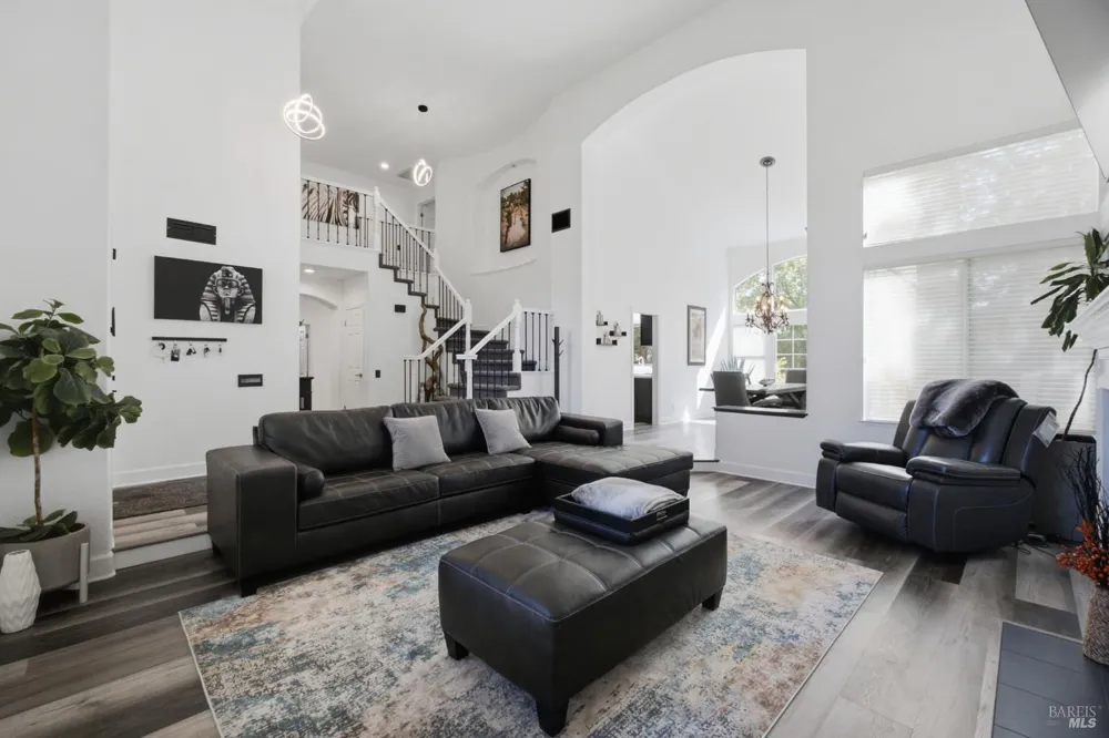 512 Canyon Oak Drive Vacaville, CA 95688