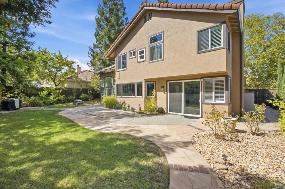 512 Canyon Oak Drive Vacaville, CA 95688
