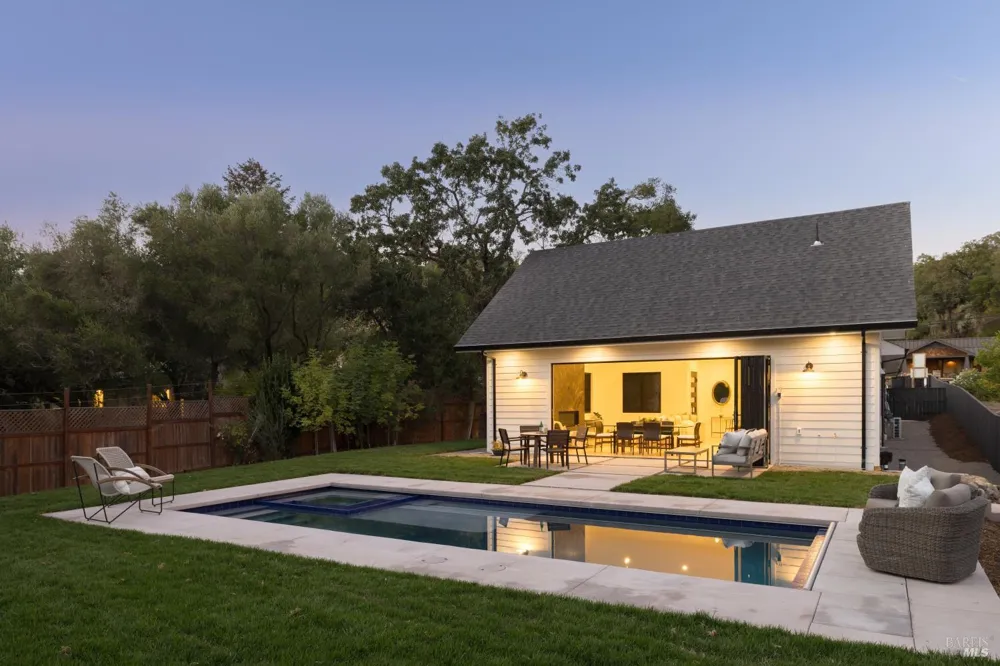 5060 Warm Springs Road Glen Ellen, CA 95442