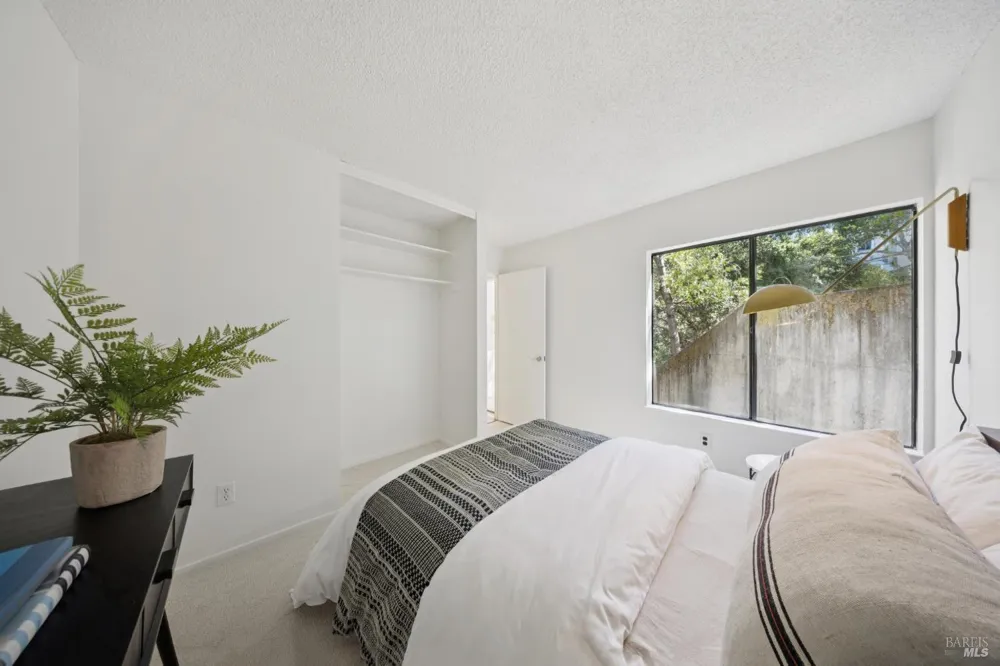 649 Via Casitas Greenbrae, CA 94904