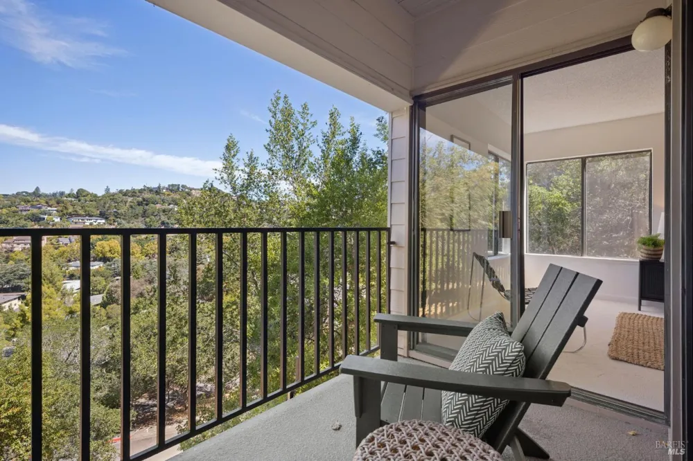 649 Via Casitas Greenbrae, CA 94904