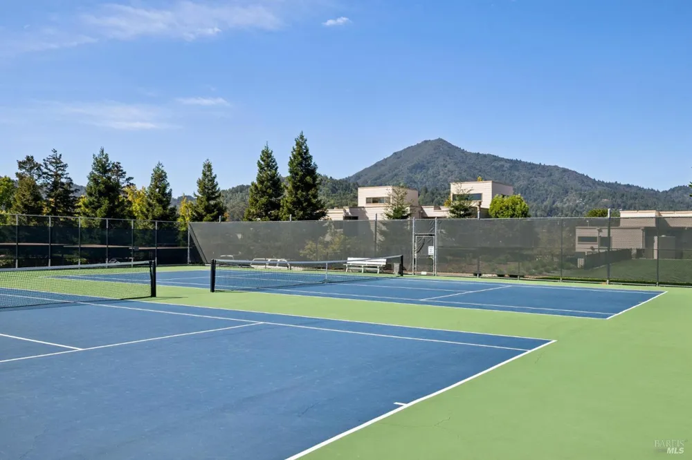 649 Via Casitas Greenbrae, CA 94904