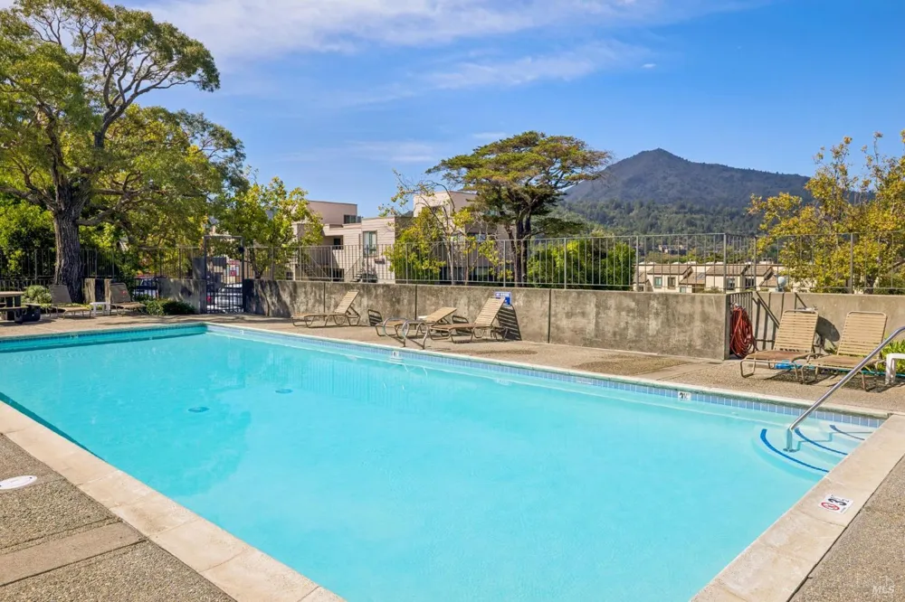 649 Via Casitas Greenbrae, CA 94904