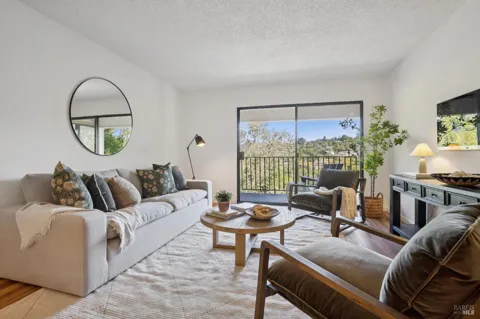 649 Via Casitas