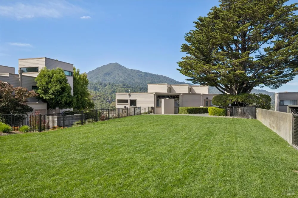 649 Via Casitas Greenbrae, CA 94904