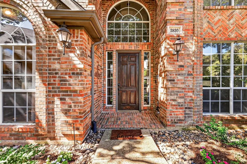 2830 Woodhollow Court Highland Village, TX 75077