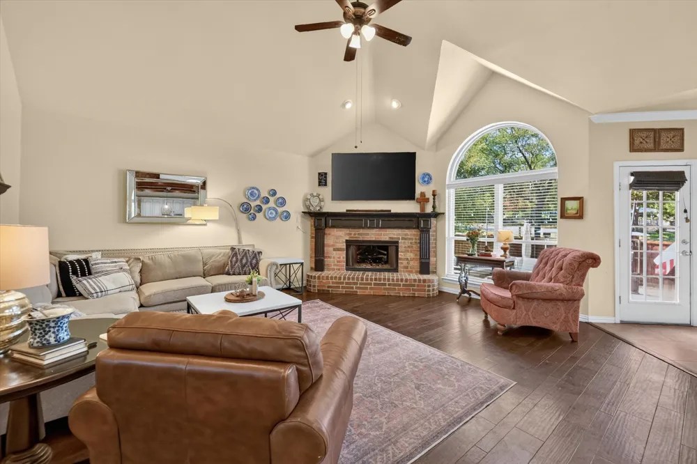2830 Woodhollow Court Highland Village, TX 75077