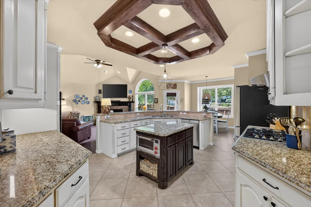 2830 Woodhollow Court Highland Village, TX 75077