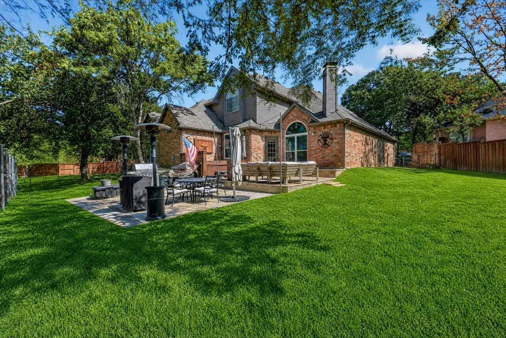 2830 Woodhollow Court Highland Village, TX 75077
