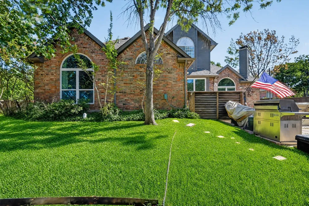 2830 Woodhollow Court Highland Village, TX 75077