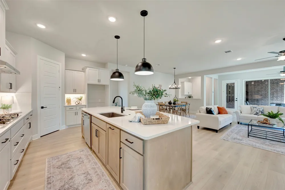 2085 Pine Grove Lane Arlington, TX 76005