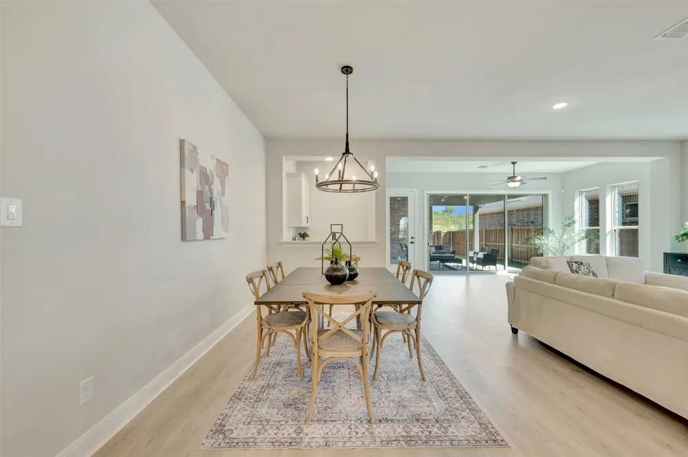 2085 Pine Grove Lane Arlington, TX 76005