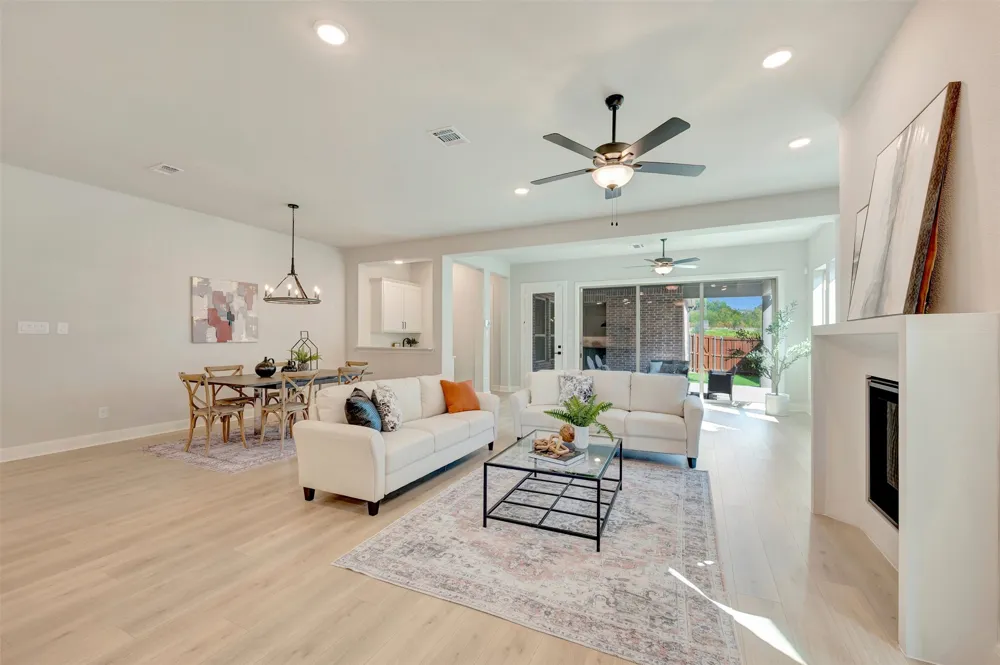 2085 Pine Grove Lane Arlington, TX 76005