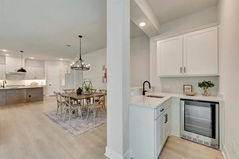 2085 Pine Grove Lane Arlington, TX 76005