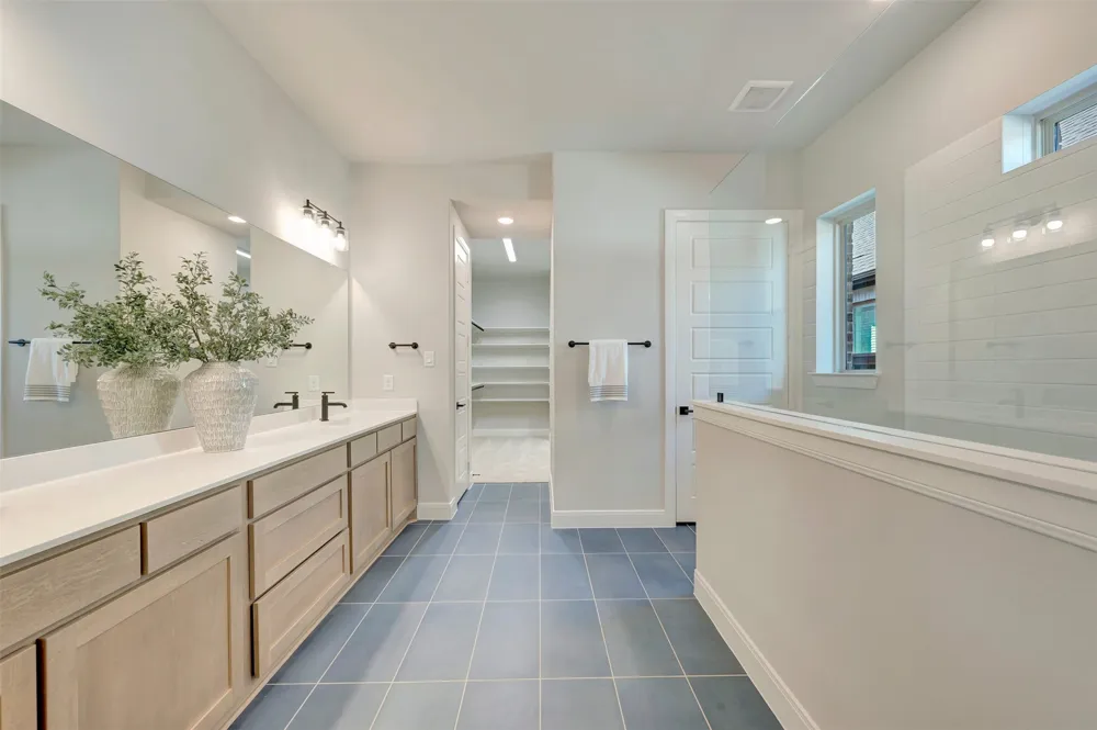 2085 Pine Grove Lane Arlington, TX 76005