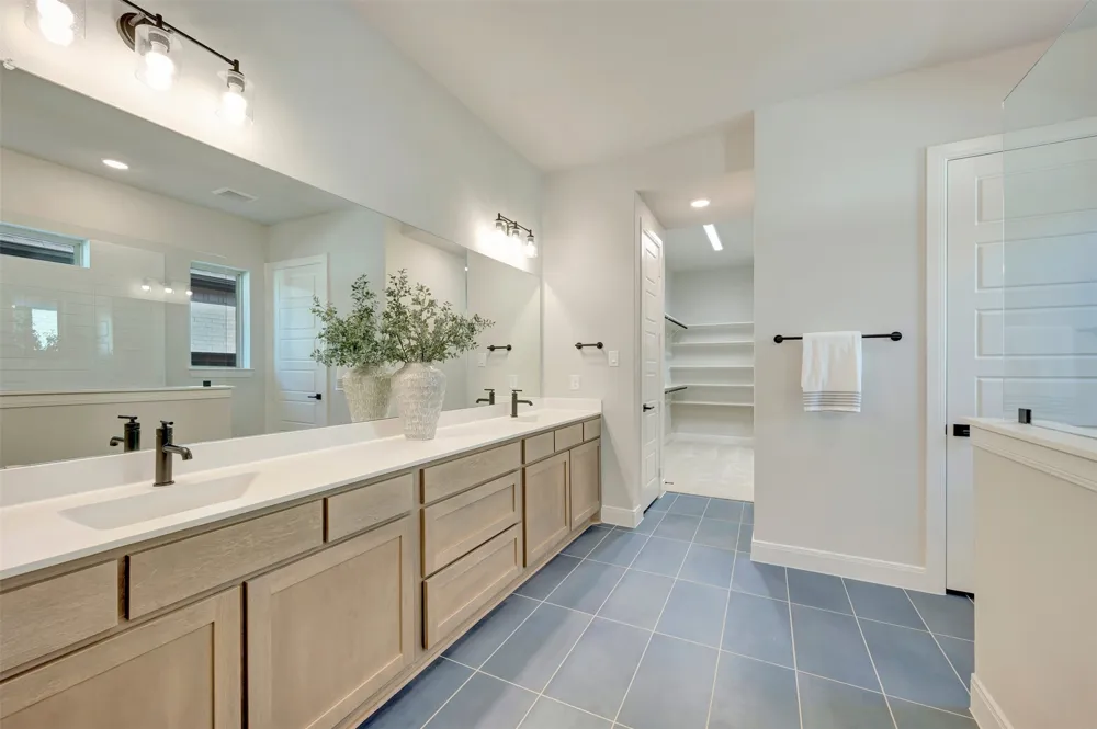 2085 Pine Grove Lane Arlington, TX 76005