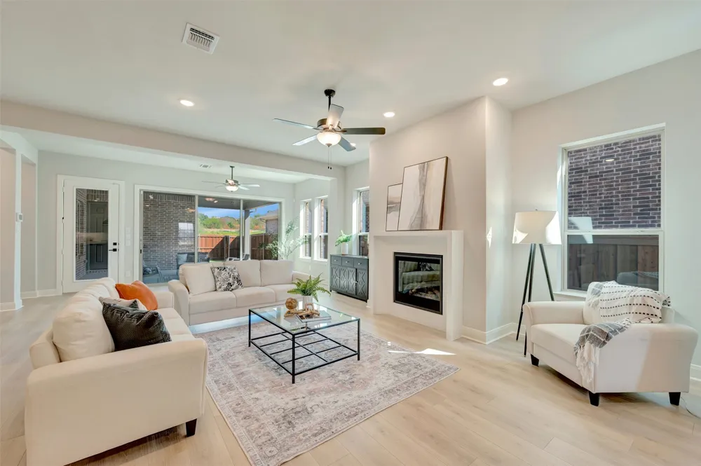 2085 Pine Grove Lane Arlington, TX 76005