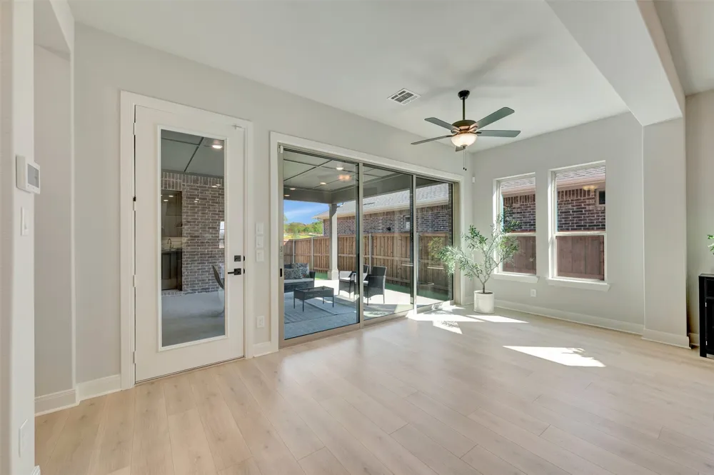 2085 Pine Grove Lane Arlington, TX 76005