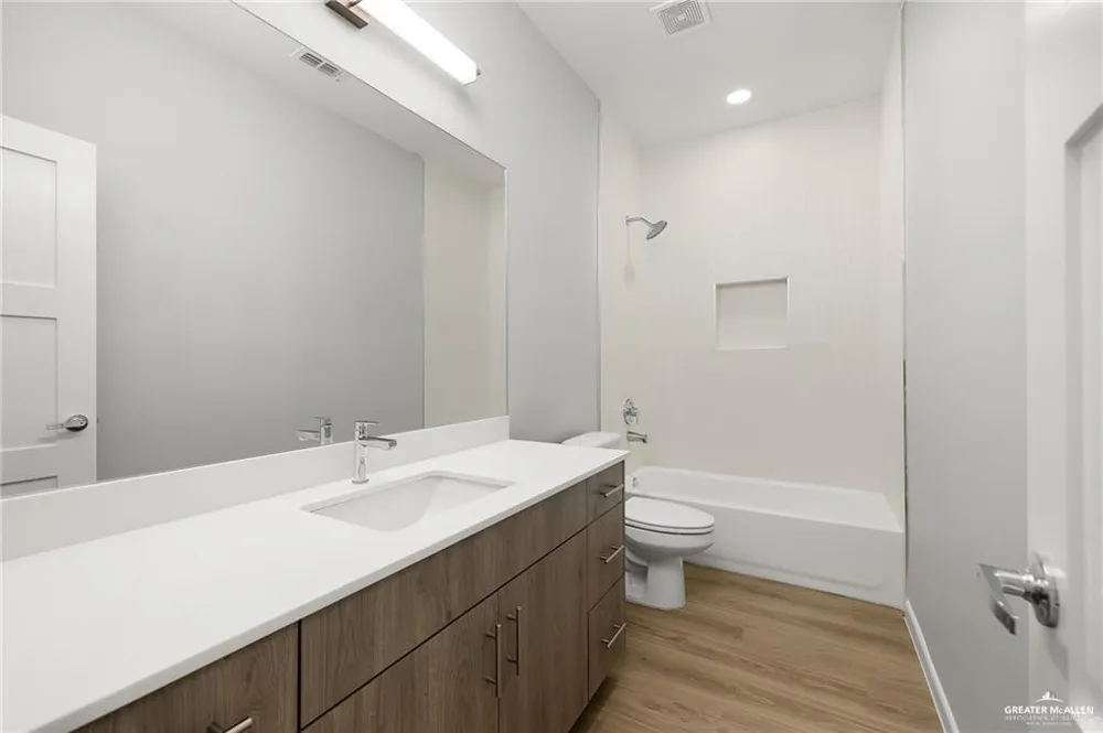 2700 Mockingbird Road #1 Weslaco, TX 78596