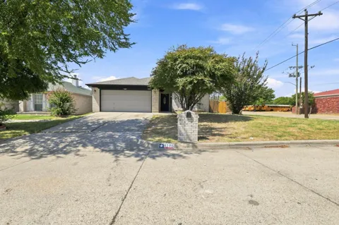 8195 Waterside Trail