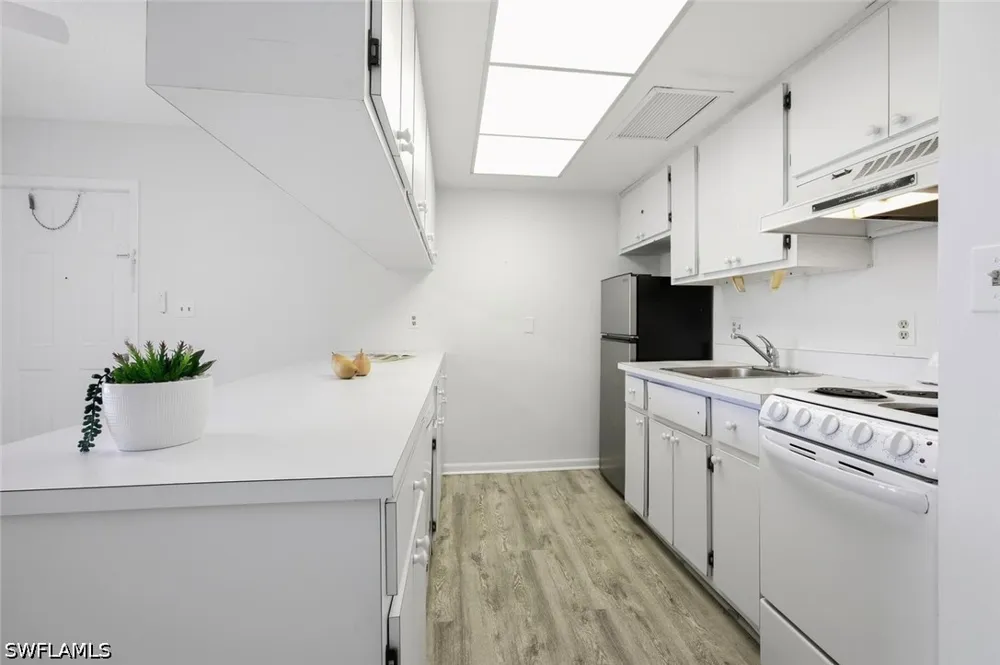 Bob O Link Court #11B Naples, FL 34105